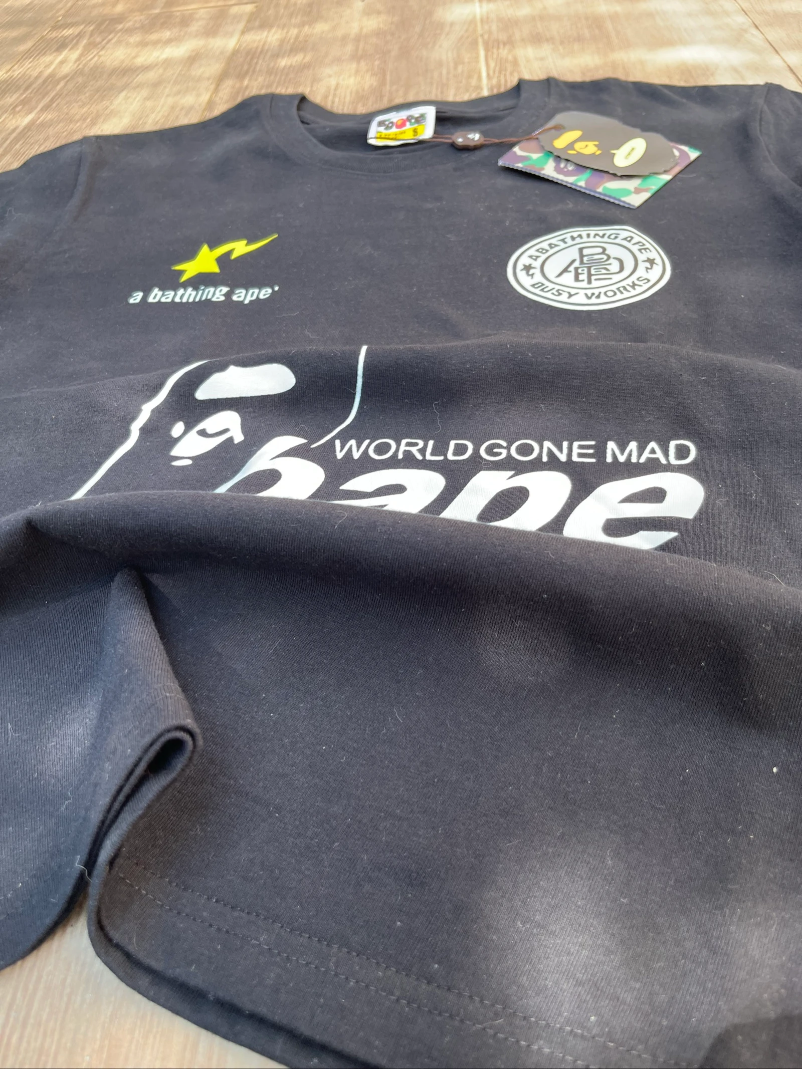 Camiseta BAPE | World Gone Mad | Preta | Tamanho P – photo 5